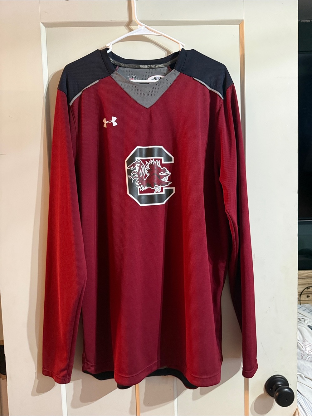 Under Armour Men's Long Sleeve Garnet & Black Gamecock Pullover